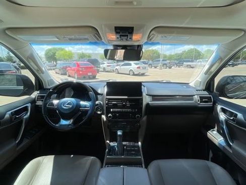 Used 2023 Lexus GX 460 Luxury AWD/4WD image 13