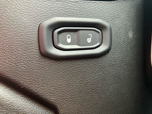 Used 2023 Jeep Wrangler Unlimited Sport AWD/4WD image 13