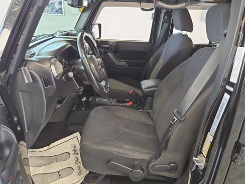 Used 2015 Jeep Wrangler Unlimited Sport w/ Power Convenience Group AWD/4WD image 13
