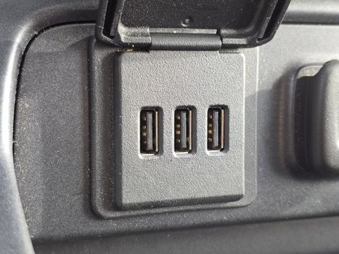 Used 2015 Chevrolet Silverado 1500 LTZ Z71 w/ LTZ Plus Package image 7