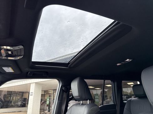 Used 2025 Lexus GX 550 AWD/4WD image 22