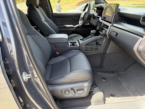 Used 2025 Toyota 4Runner Limited RWD image 14