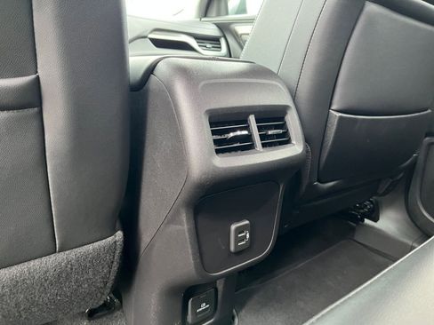 Used 2024 GMC Terrain SLT image 25