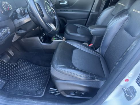 Used 2017 Jeep Renegade Trailhawk image 5