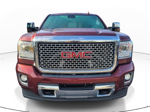 Used 2015 GMC Sierra 2500 Denali w/ Duramax Plus Package AWD/4WD image 2