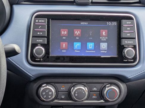 Used 2025 Nissan Versa SV w/ Trunk Package FWD image 17