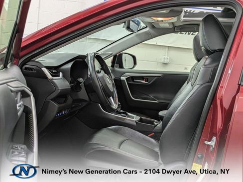 Used 2021 Toyota RAV4 Limited AWD/4WD image 4