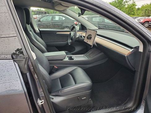 Used 2023 Tesla Model Y 2WD image 17