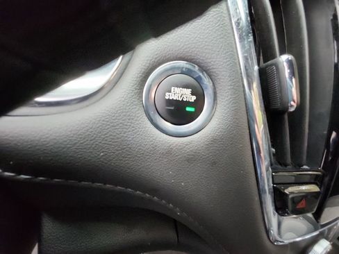 Certified 2023 Chevrolet Traverse LT image 21