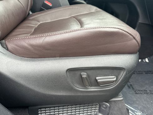 Used 2023 Toyota Sienna Platinum image 23