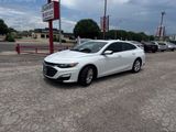 Used 2019 Chevrolet Malibu LT image 2