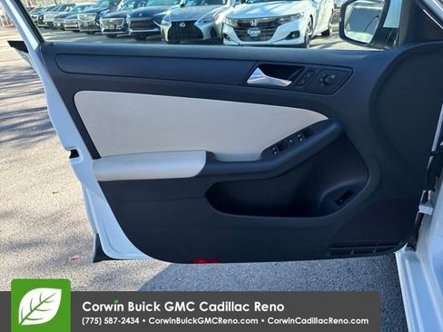 Used 2014 Volkswagen Jetta SE image 10