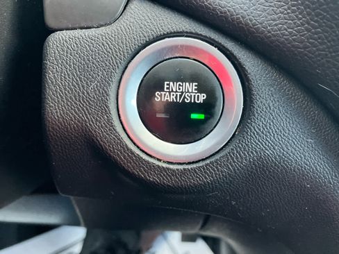 Used 2019 Chevrolet Equinox LT image 19