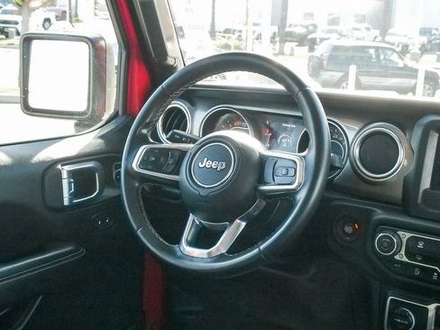 Used 2021 Jeep Wrangler Unlimited Sahara AWD/4WD image 14