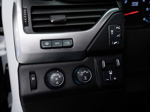 Used 2019 Chevrolet Tahoe Premier AWD/4WD image 11