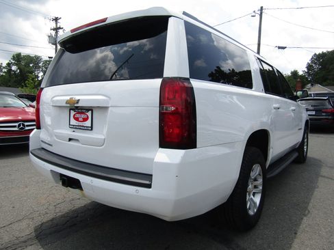 Used 2018 Chevrolet Suburban LT image 7