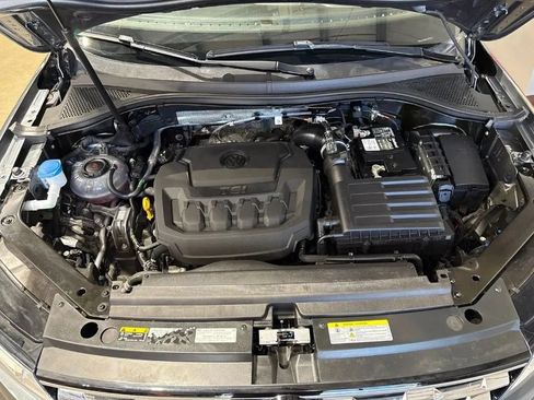 Used 2021 Volkswagen Tiguan SEL AWD/4WD image 9