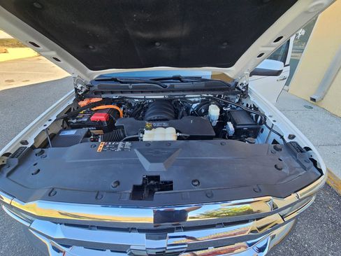 Used 2018 Chevrolet Silverado 1500 LT w/ LT Eassist Package image 17