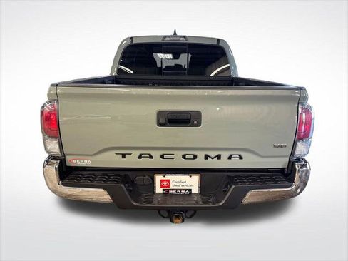 Certified 2022 Toyota Tacoma TRD Off-Road AWD/4WD image 4