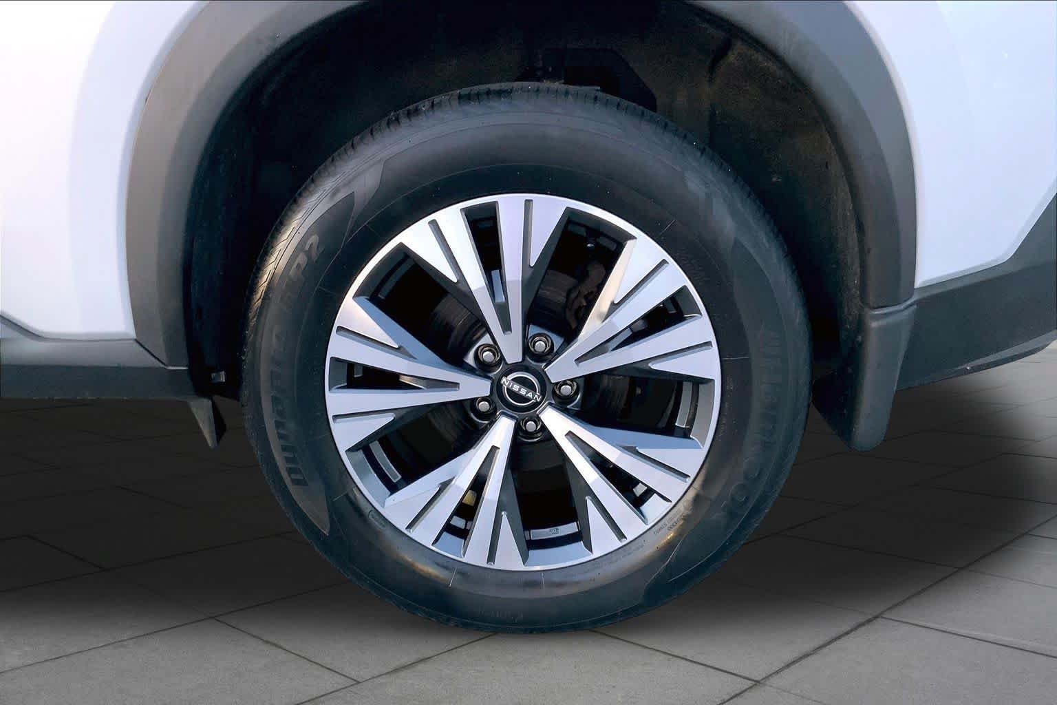 Used 2023 Nissan Rogue SV AWD/4WD image 10