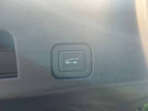 New 2026 Chevrolet Traverse RS w/ LPO, Floor Liner Package AWD/4WD image 21
