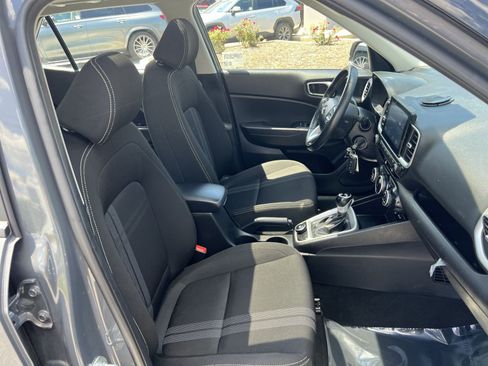 Used 2023 Hyundai Venue SEL FWD image 25