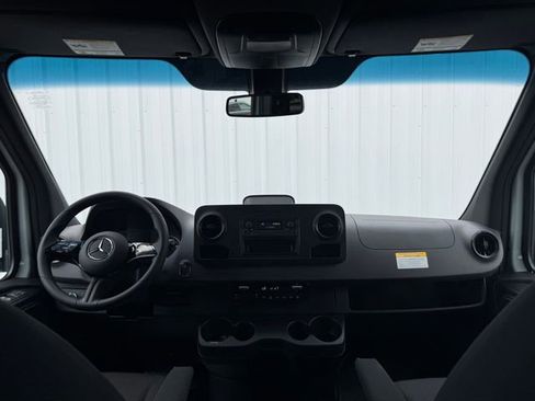 New 2025 Mercedes-Benz Sprinter 2500 image 6