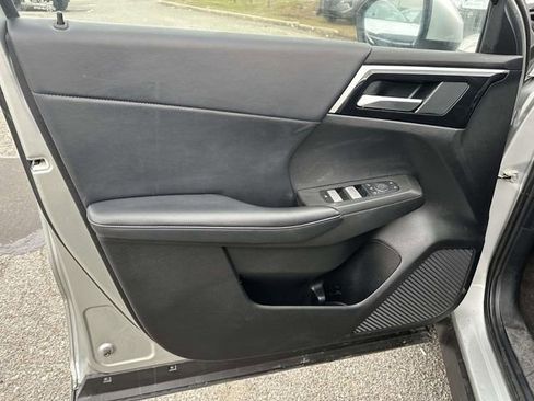 Used 2024 Mitsubishi Outlander AWD image 13