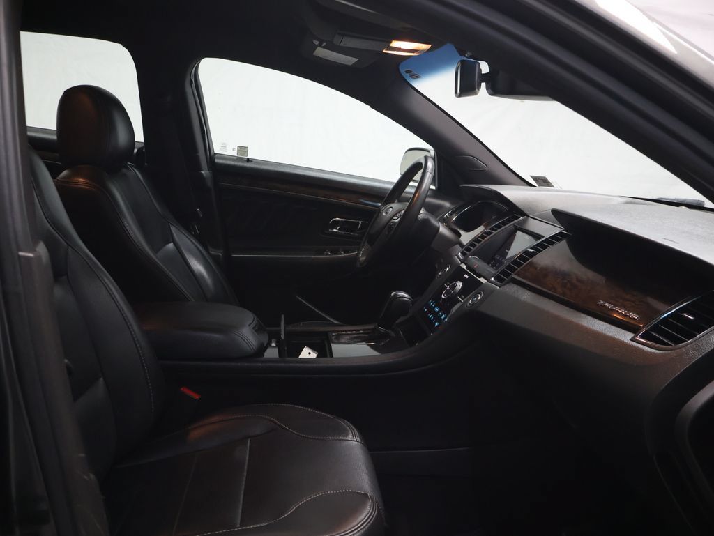 Used 2019 Ford Taurus Limited FWD image 9