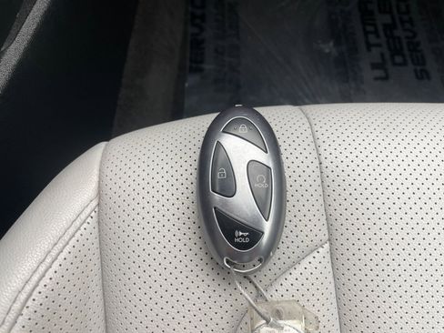 Used 2025 Hyundai Elantra Limited image 27