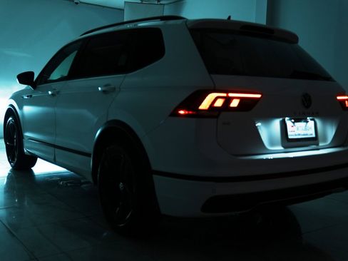 Used 2024 Volkswagen Tiguan SE R-Line image 47