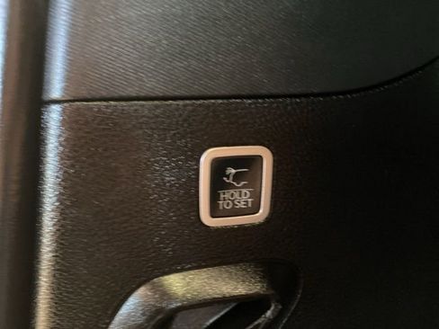 Used 2024 Jeep Wagoneer Series II image 9