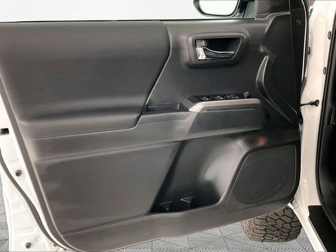 Used 2023 Toyota Tacoma TRD Off-Road image 18