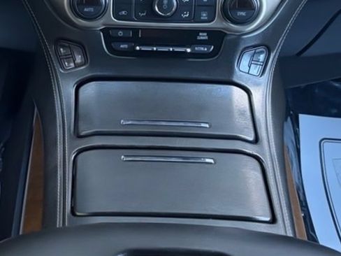 Used 2019 GMC Yukon Denali w/ Denali Ultimate Package AWD/4WD image 16