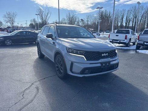 Used 2022 Kia Sorento SX image 3