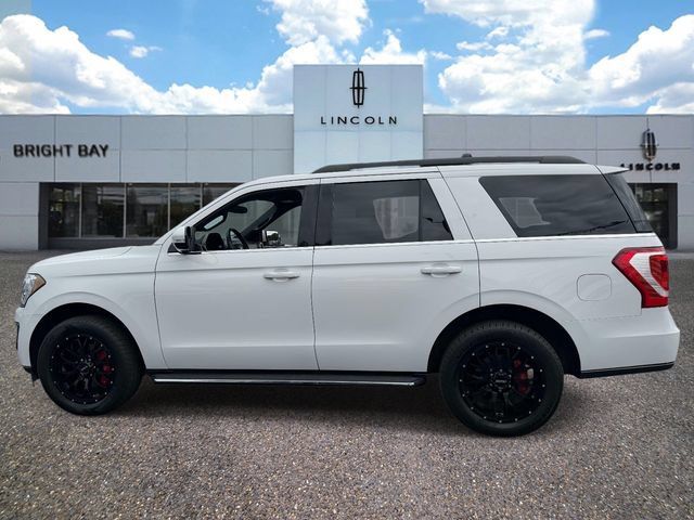 Used 2020 Ford Expedition XLT w/ Equipment Group 202A AWD/4WD image 3