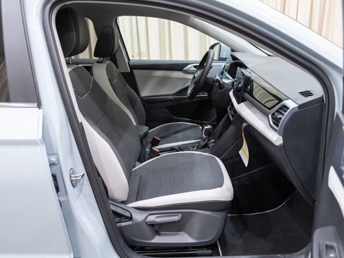 New 2026 Volkswagen Taos SE FWD image 11