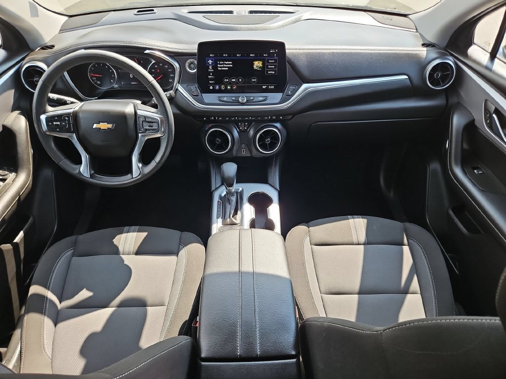 Used 2025 Chevrolet Blazer LT FWD image 25