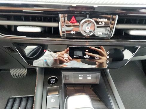 New 2026 Nissan Kicks SR image 27