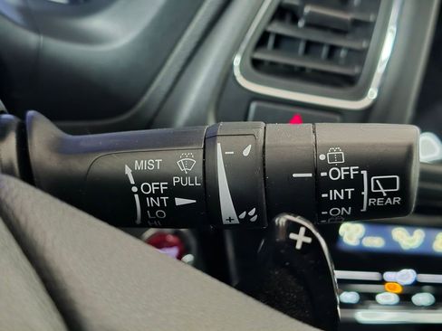 Used 2017 Honda HR-V EX image 29