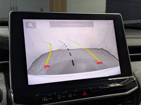 Used 2024 Jeep Compass Latitude w/ Sun and Sound Group image 24