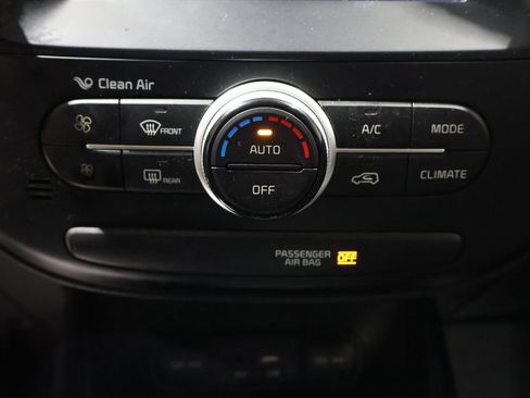 Used 2018 Kia Soul + image 27