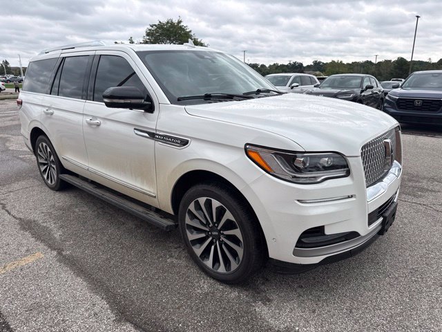 Used 2022 Lincoln Navigator Reserve w/ Equipment Group 201A AWD/4WD image 2