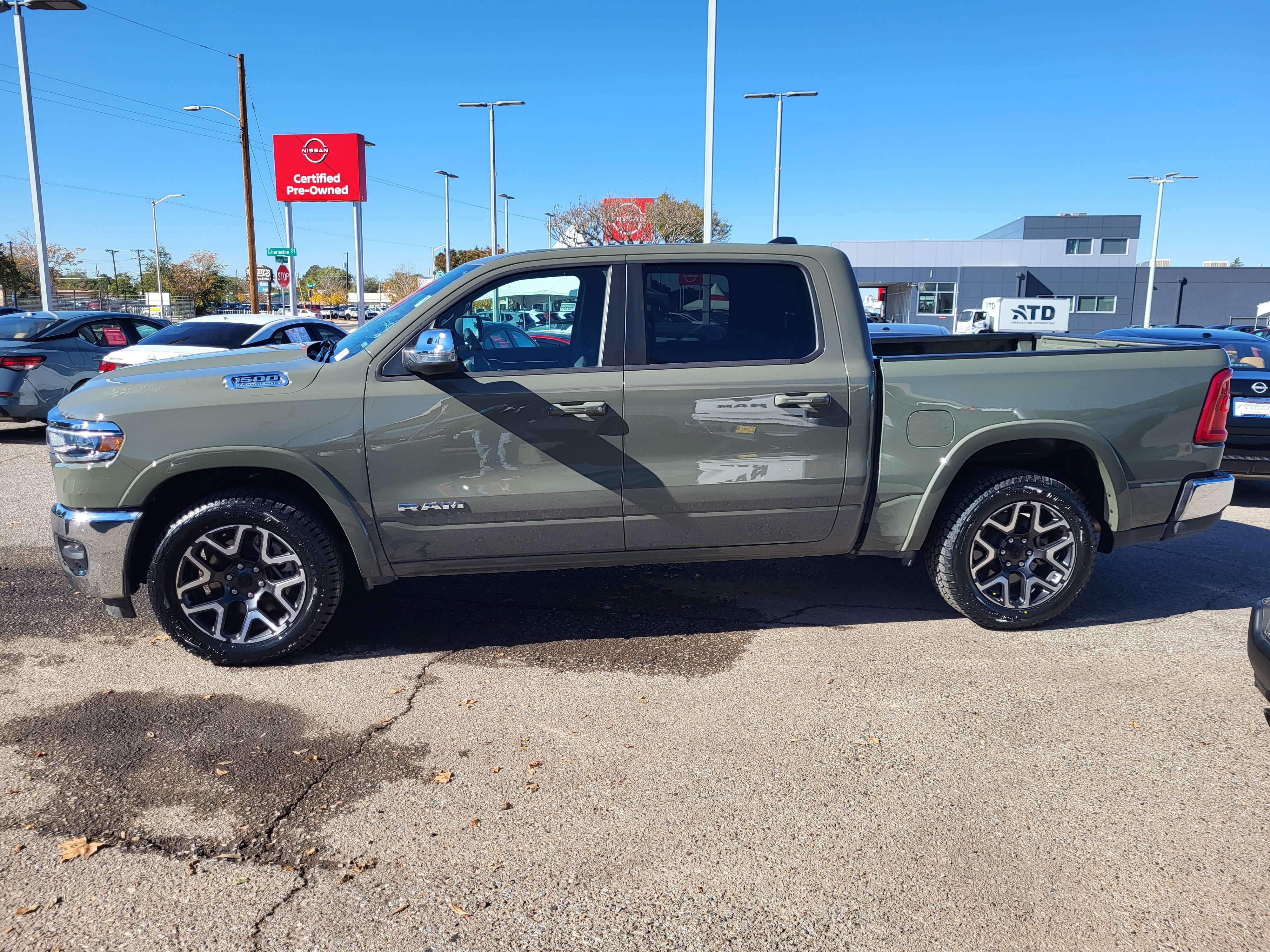 Used 2026 RAM 1500 Laramie AWD/4WD image 7