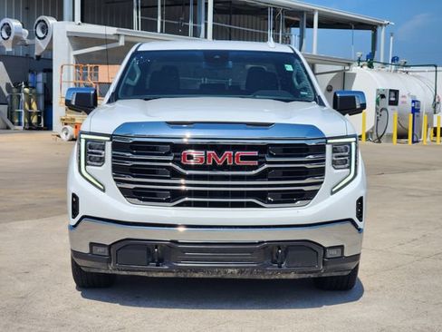 Used 2025 GMC Sierra 1500 SLT AWD/4WD image 2
