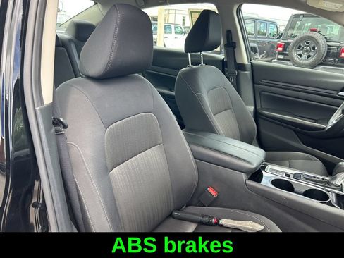 Used 2024 Nissan Altima 2.5 SV AWD/4WD image 21