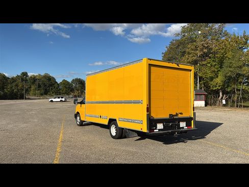 Used 2021 GMC Savana 3500 Extended w/ Power Convenience Package image 3