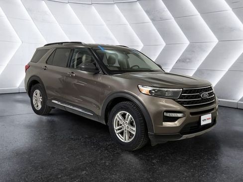 Used 2021 Ford Explorer XLT w/ Equipment Group 202A AWD/4WD image 1