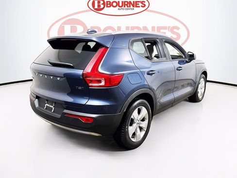 Used 2022 Volvo XC40 T5 Momentum AWD/4WD image 10