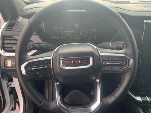 Used 2025 GMC Acadia Elevation image 23